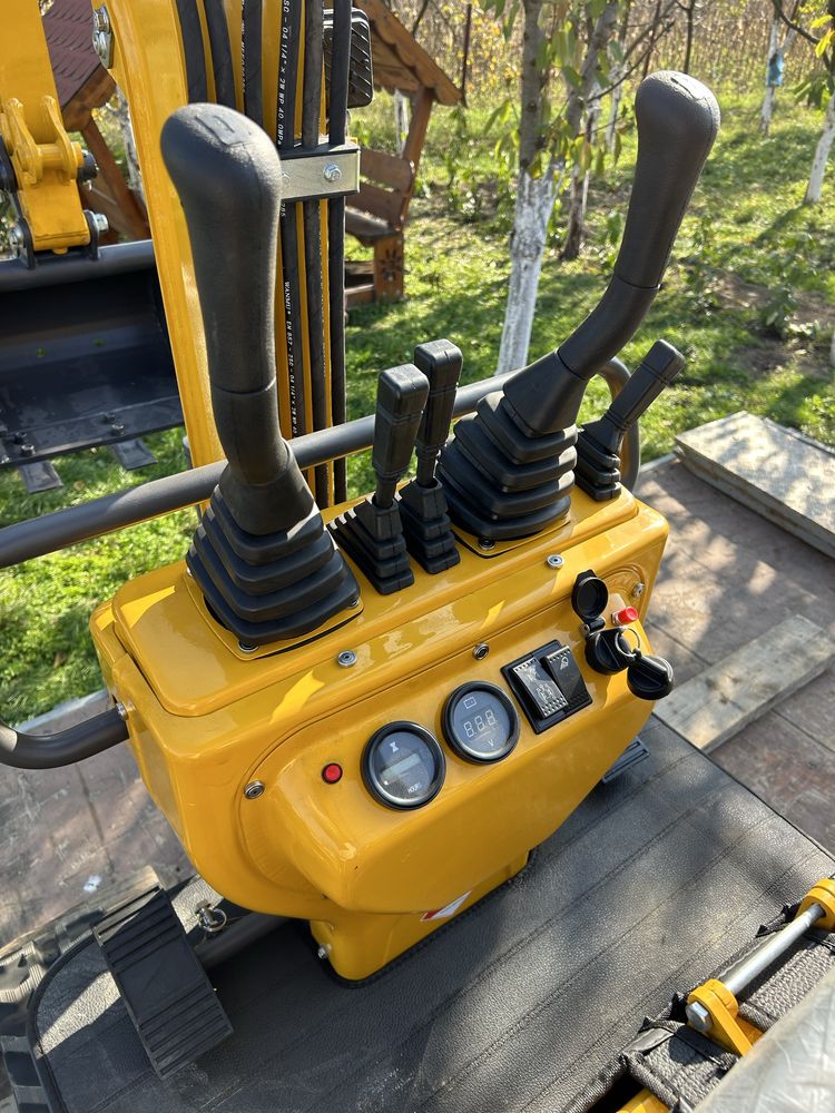 Miniexcavatorul Berger Kraus 900 AS