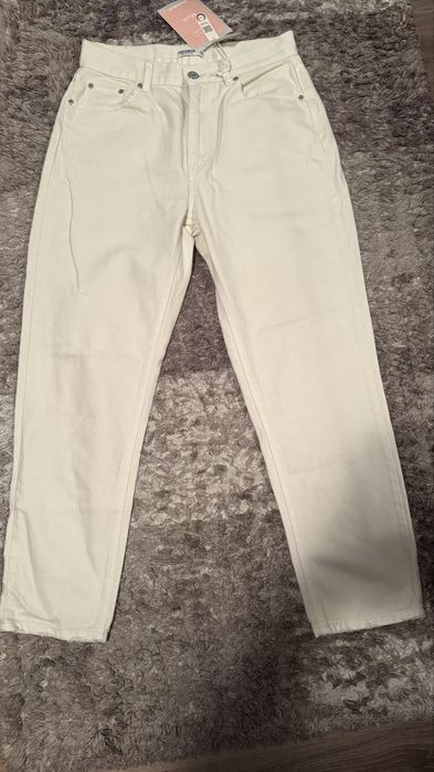 Blugi PULL&BEAR/Noi cu etichetă/Culoare: Crem /Marime:40