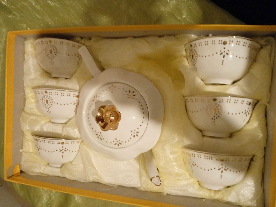 Продам чайный набор Valentina.