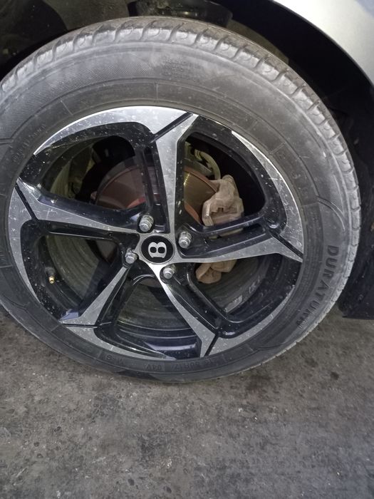 215/55/17 Bentley Diska