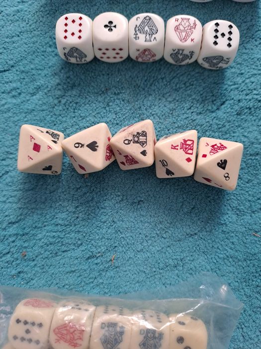 set zaruri vechi poker