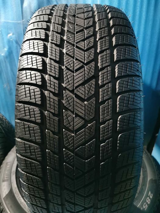 285 45 21 pirelli m+s 4 buc