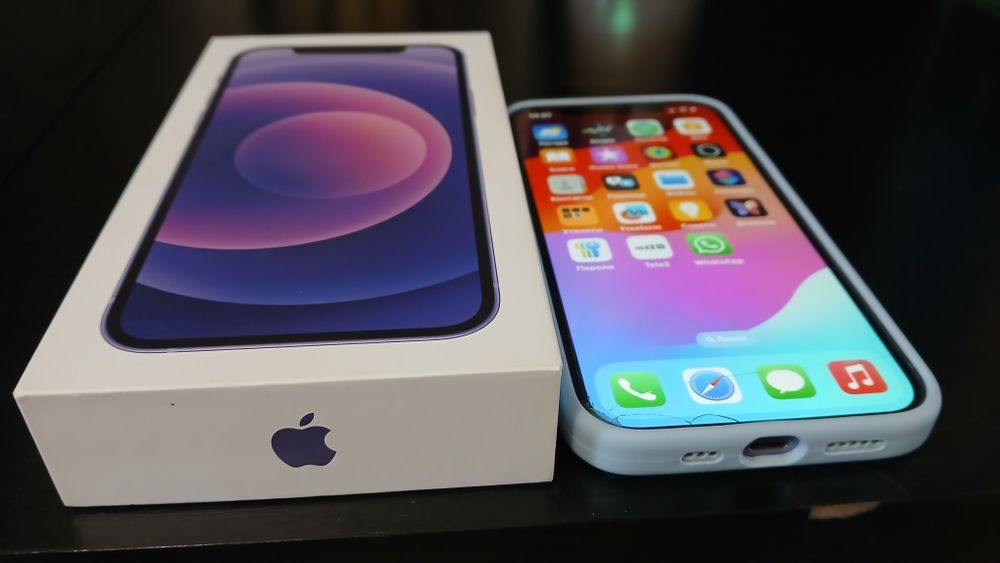 Айфон 12 в отличном состоянии