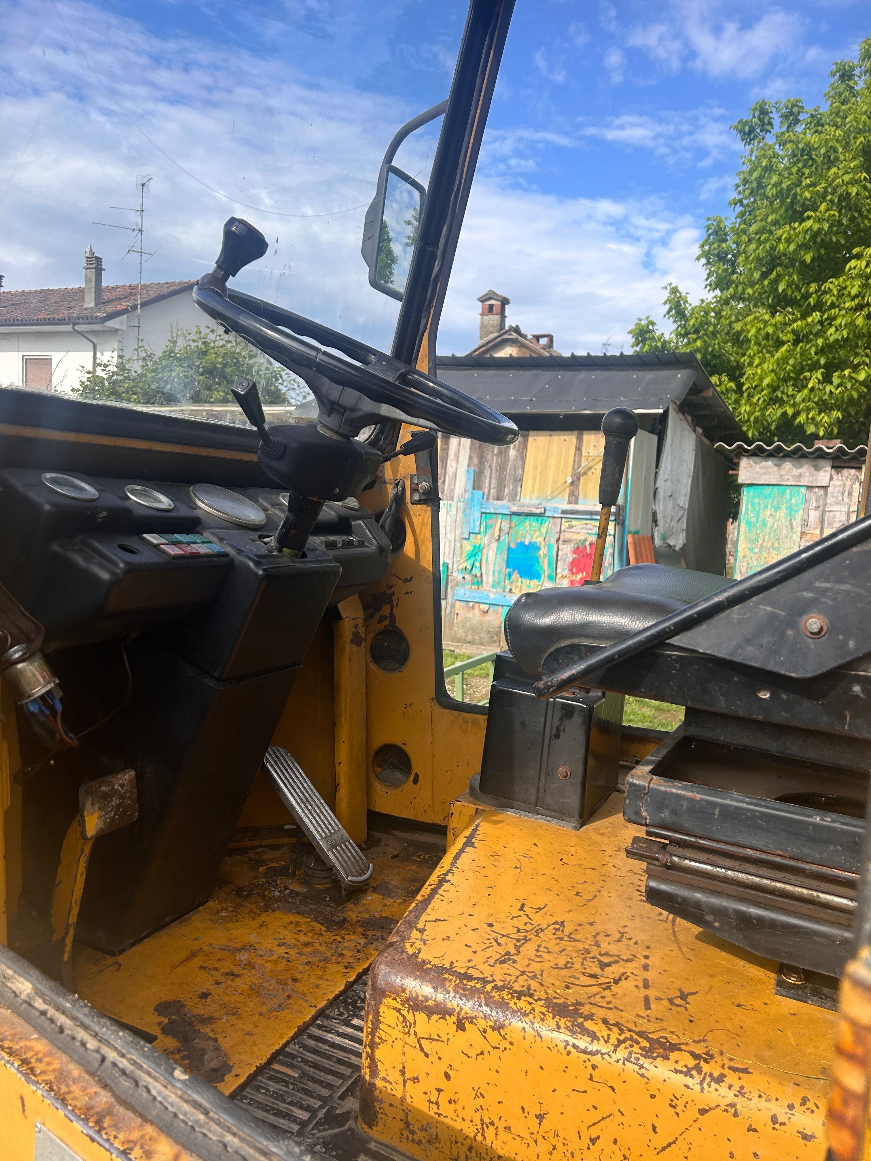 Buldo escavator FAI