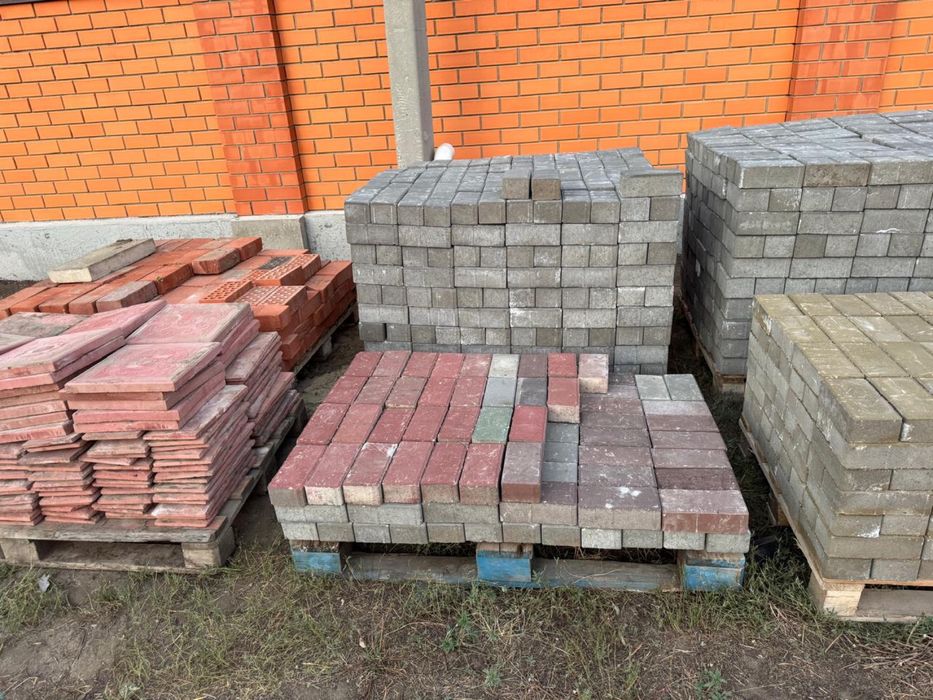 Стройматериалы , брусчатка , кирпич