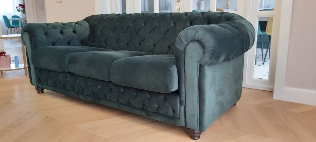 Canapea chesterfield extensibila, model deosebit