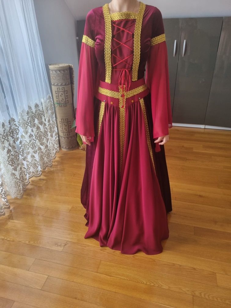 Rochie medievală