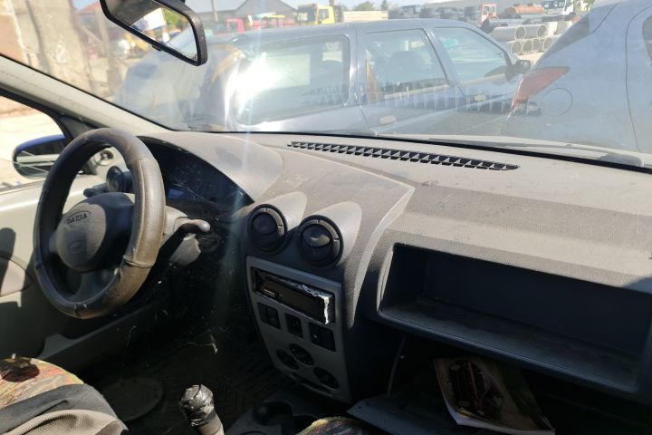 Radiocasetofon Dacia Logan prima generatie