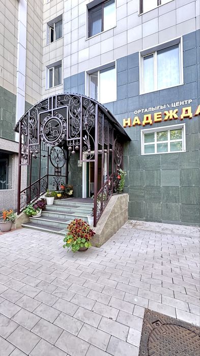 Мед.офис/Хостел/Салон/Соляная пещера Ташенова 8 Астана 136.5м 2 уровня