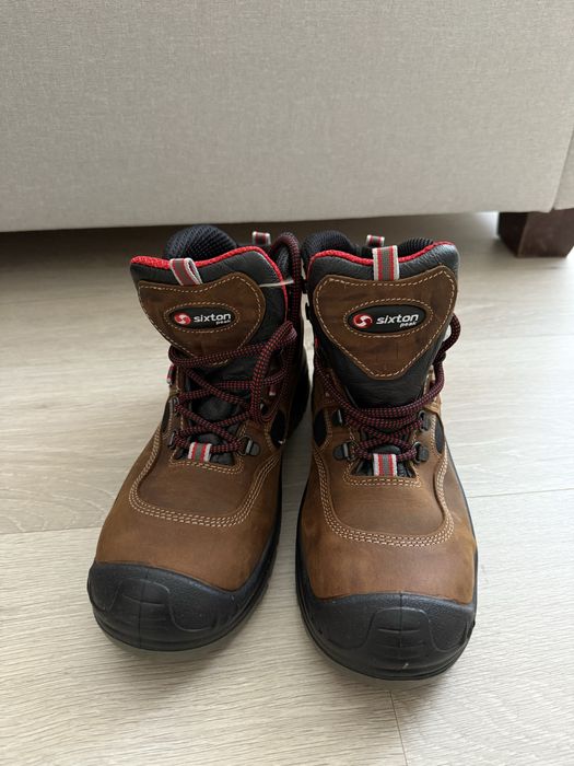 Ghete Sixton - marimea 38