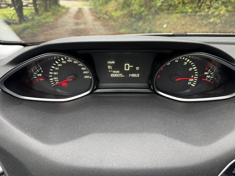 Peugeot 308 - 1.2 benzina - Euro 6 - an fabricatie 2015