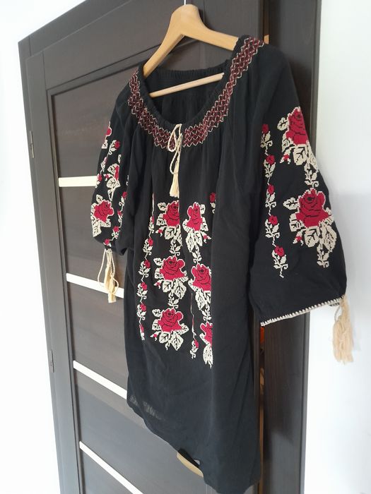 Bluza motive traditionale, marima XL