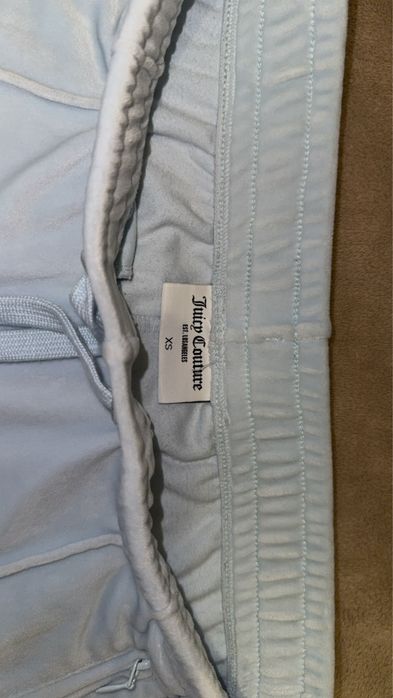 pantaloni Juicy Couture XS purtati de cateva ori 400 lei negociabil
