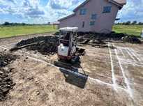 Sapaturi(inchiriere) miniexcavator,fundatii,fosa,decopertat,apa,canal!