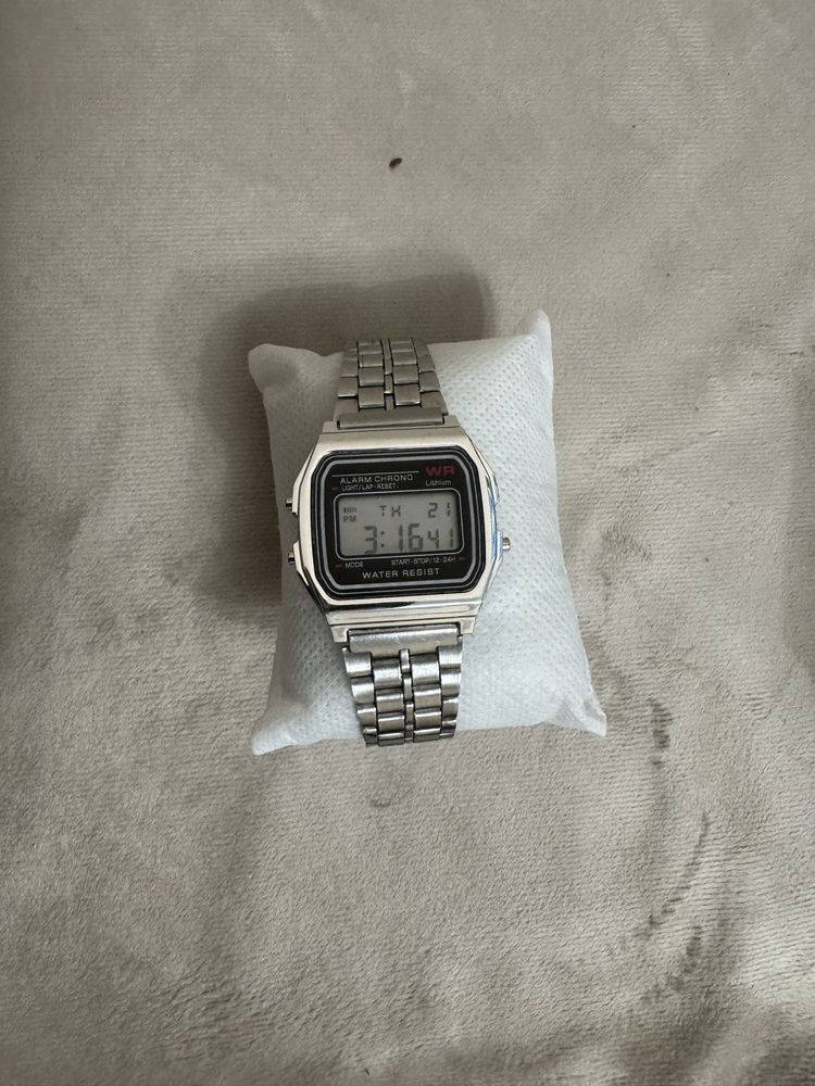 Часы Casio A16WGG-1ADF