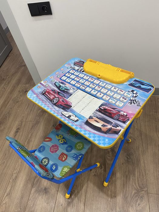 Продам парту детскую