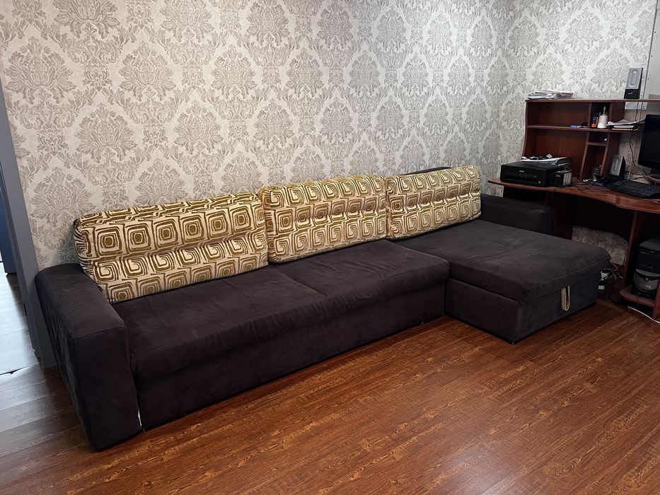 Диван, размер 3,5х0,9