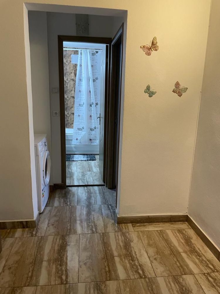 Închiriez apartament