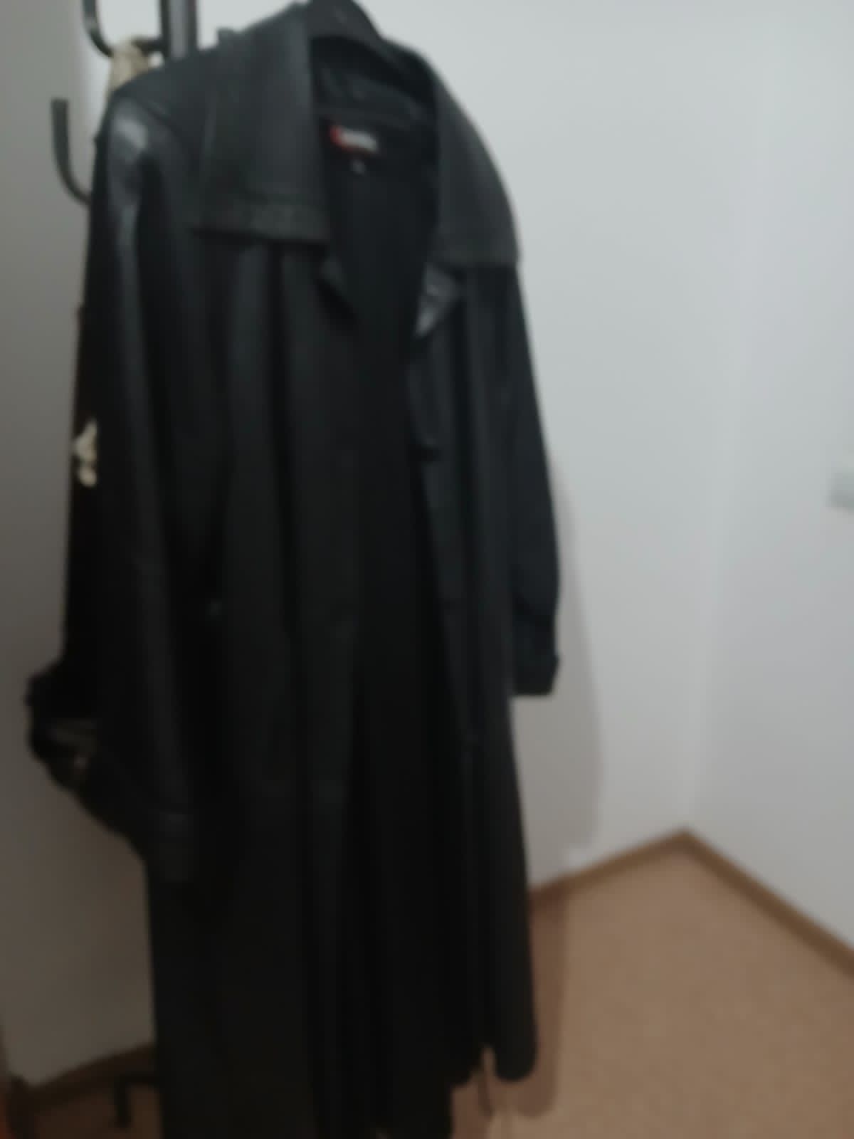 Продам кожаный плащ