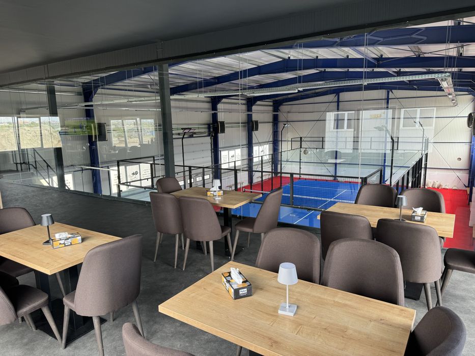 Afacere la cheie - Teren de Padel Indoor
