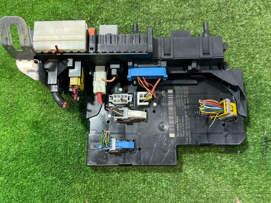 TABLOU PANOU SIGURANTE MERCEDES BENZ C220 C204 W204 CDI C-CLASS COUPE 2.2 DIESEL 2013 COD OEM A2049060205 A2049019702 A2319025101 2008-2014