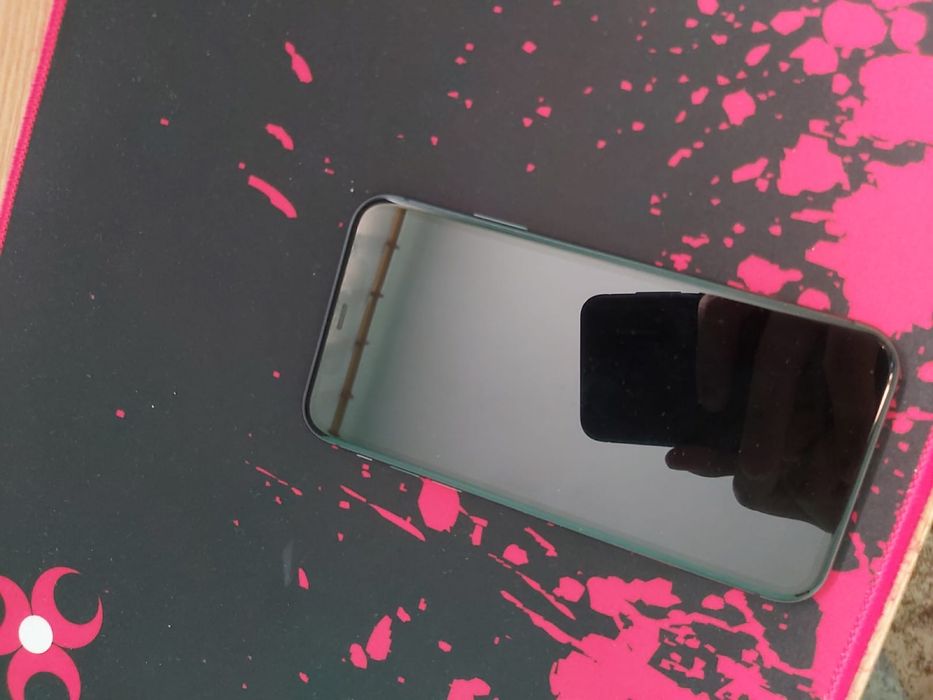 Vand iPhone 11 - baterie 76%