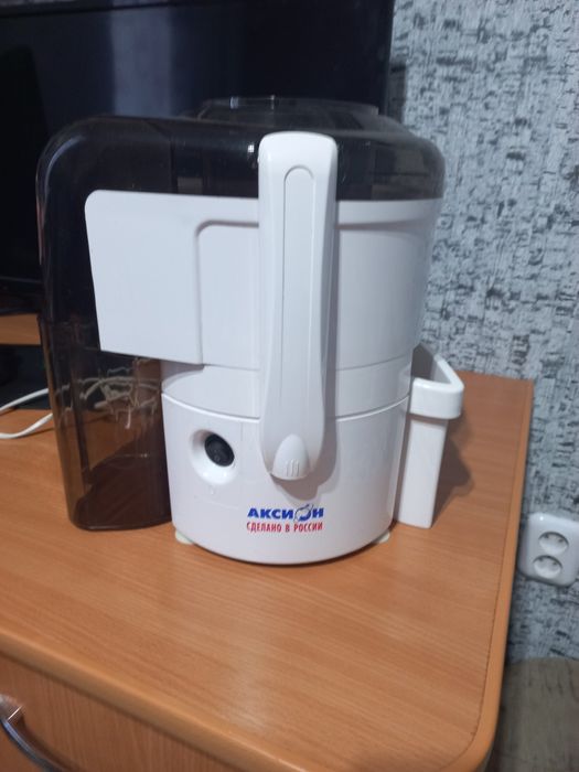 Соковыжималка. Недорого. В хорошем состоянии