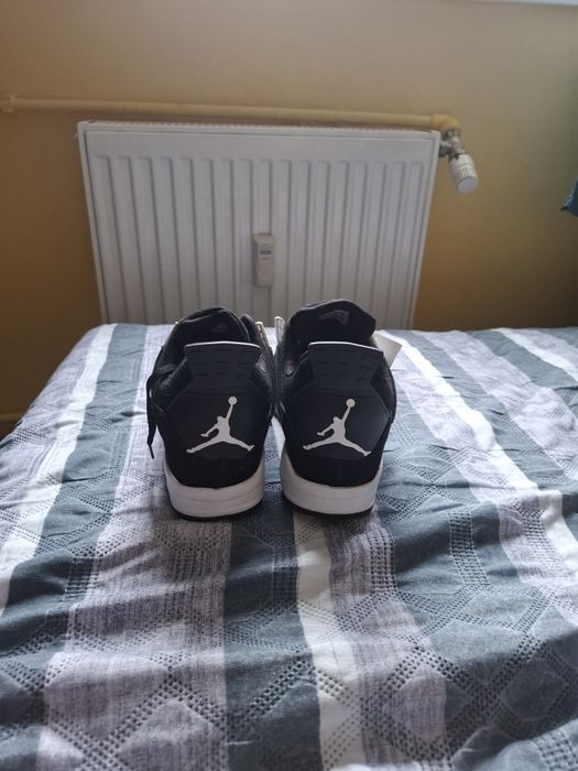 Jordan 4 White Thunder