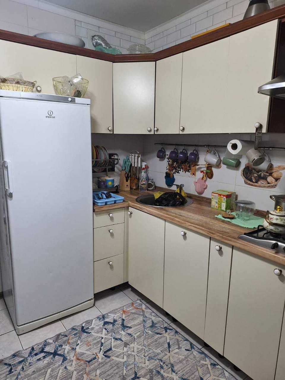Продам 2 комнатную квартиру в центре