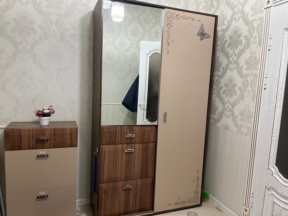 Продаю отличную прихожую!