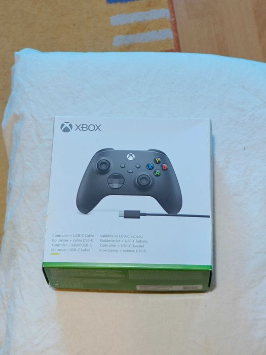 Xbox Wireless Controller in Carbon Black