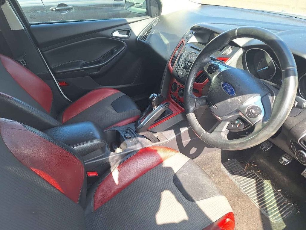 Bara spate Ford Focus 3 ST LINE 2012 HATCHBACK 1.6 i JQDB JQDA 150hp