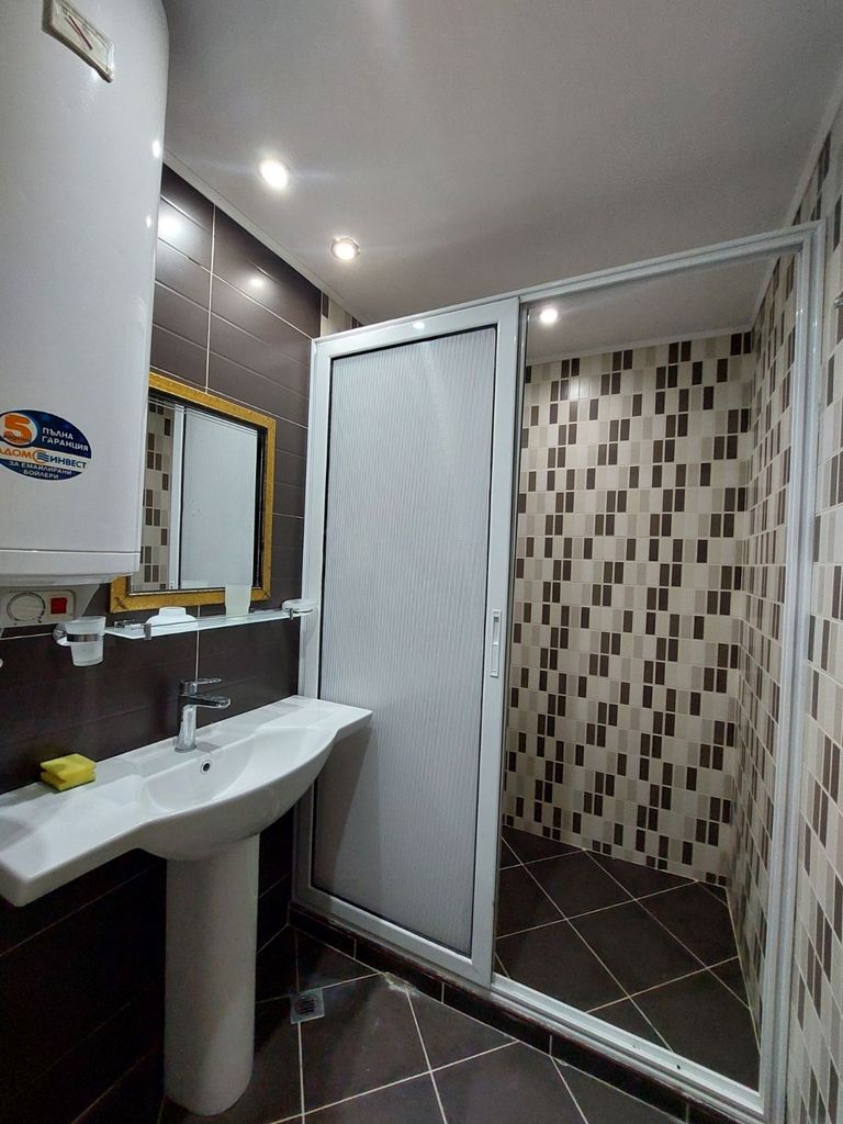 Дава се под наем Тристаен апартамент в Варна, Погреби - 78 кв.м за 510 € - Снимка #11
