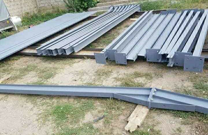 Vând hală metalică 10 X 20