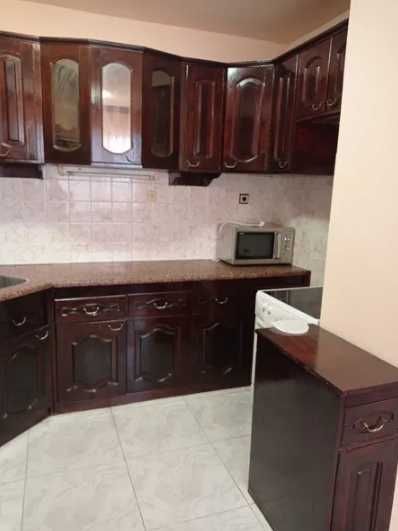 Дава се под наем Тристаен апартамент в Пловдив, Център - 90 кв.м за 346.8 € - Снимка #2