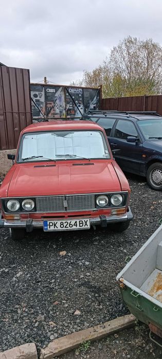 Лада 1500 S червена