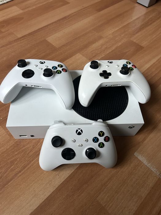 Xbox serie s+ 3 controllere