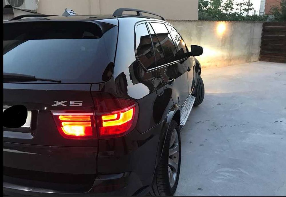 BMW model X5 cu multe opțional