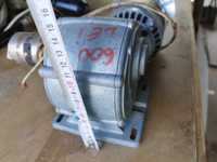 Reductor raport 1,5 rpm cu motor