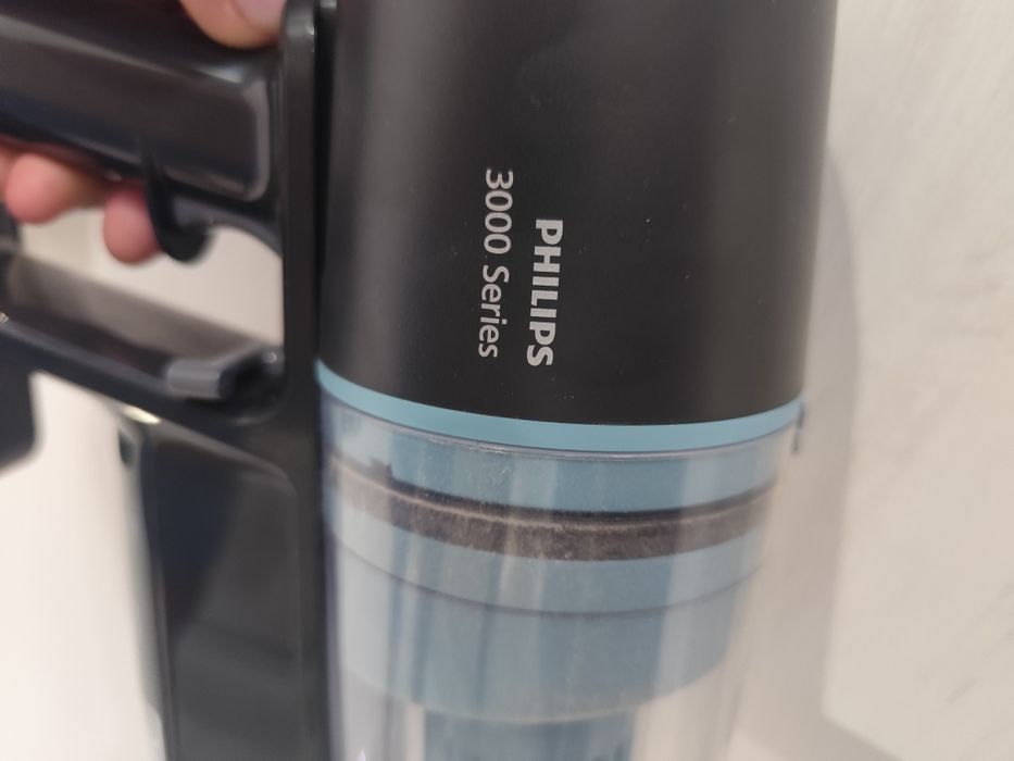 Безкабелна прахосмукачка Philips с гаранция две години