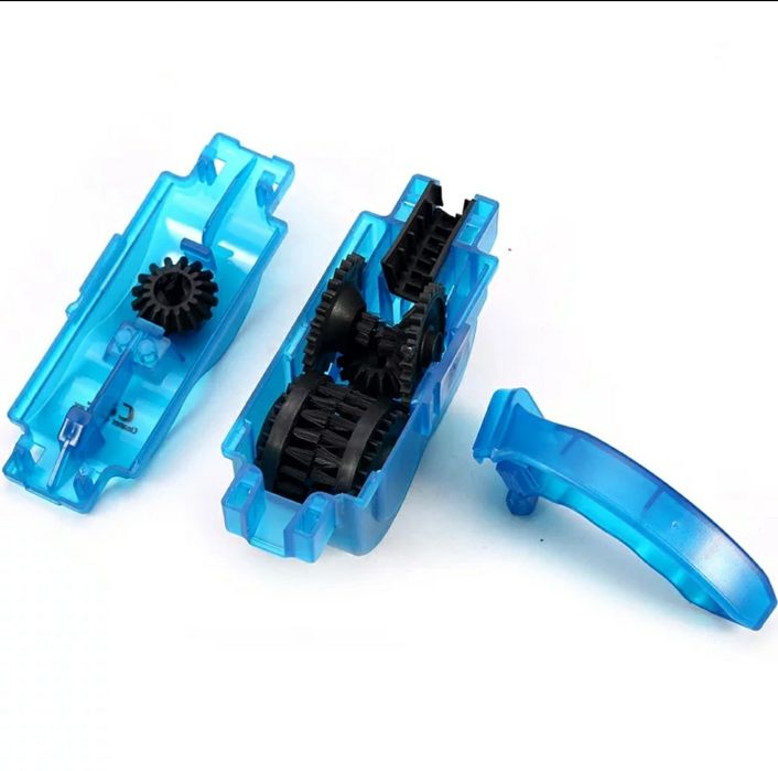 Dispozitiv de curățat lanțuri biciclete