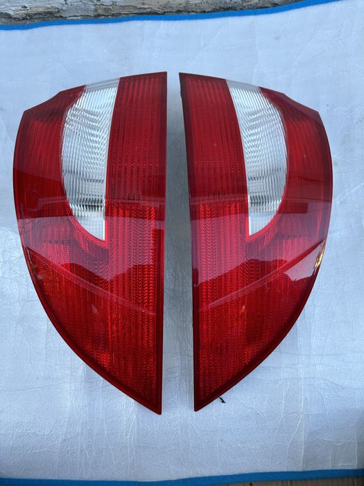 Stopuri stânga dreapta skoda superb.2z