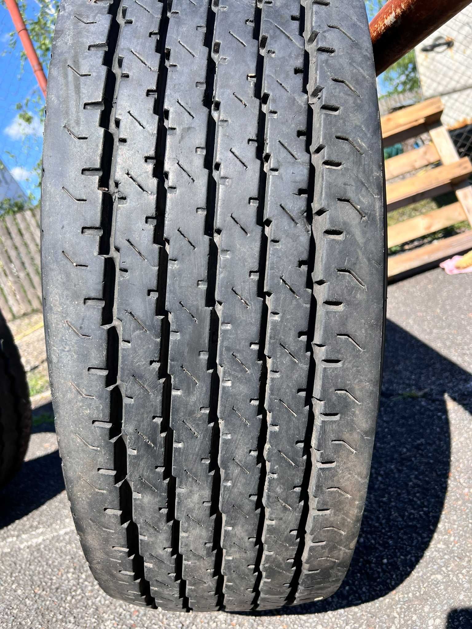 Anvelope tractiune 315/70R22.5 8 buc si 2 buc 385/65R22.5 remorca