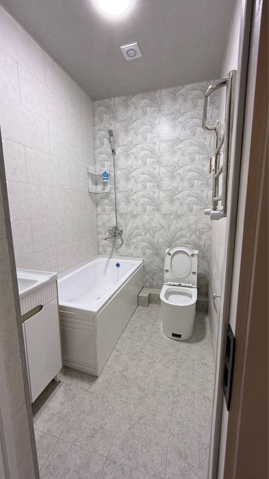 Продаю квартиру Яшнабадском районе Иззат 2 комнатная 1 этаж с ремонтом