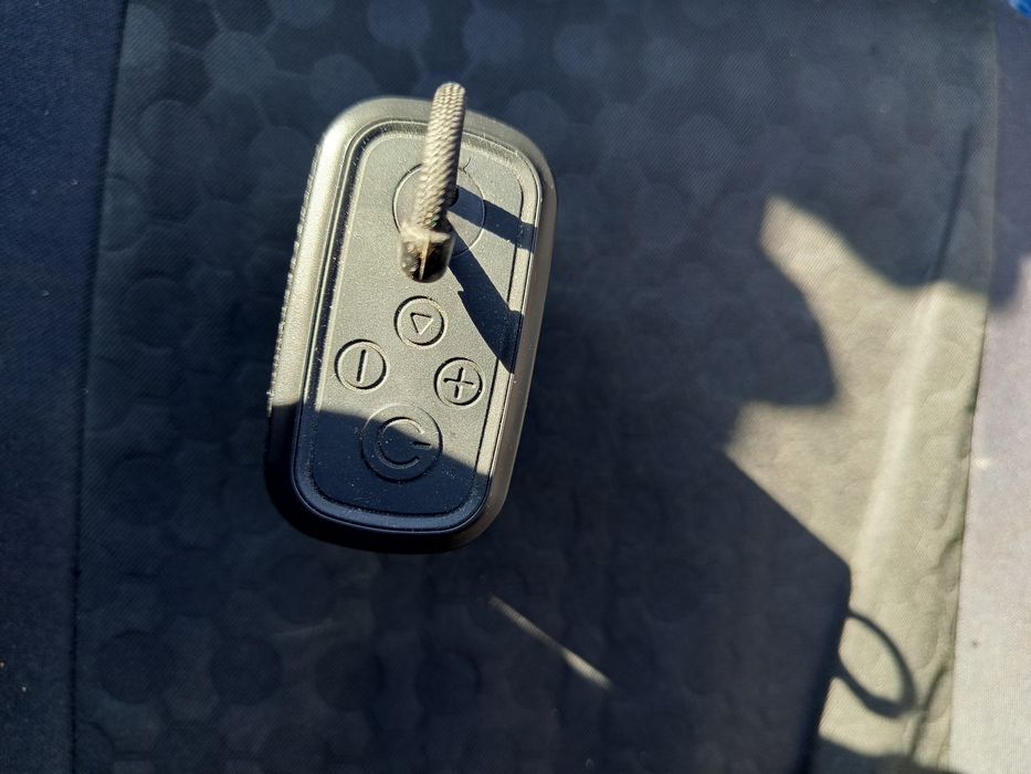 Vând boxa bluetooth