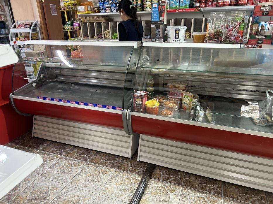 Витринный холодильник 2 шт 100000 за каждый