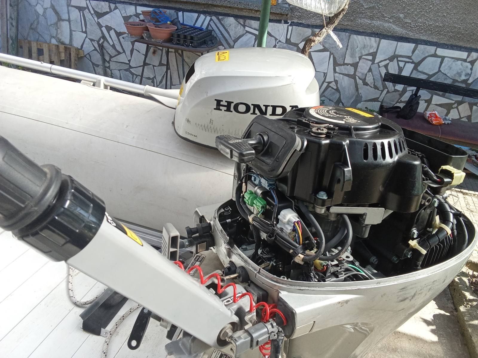 Извънбордов двигател за лодка Хонда 8коня къс бутуш