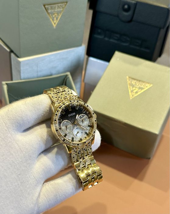 Дамски часовник GUESS GW0365L2 намален