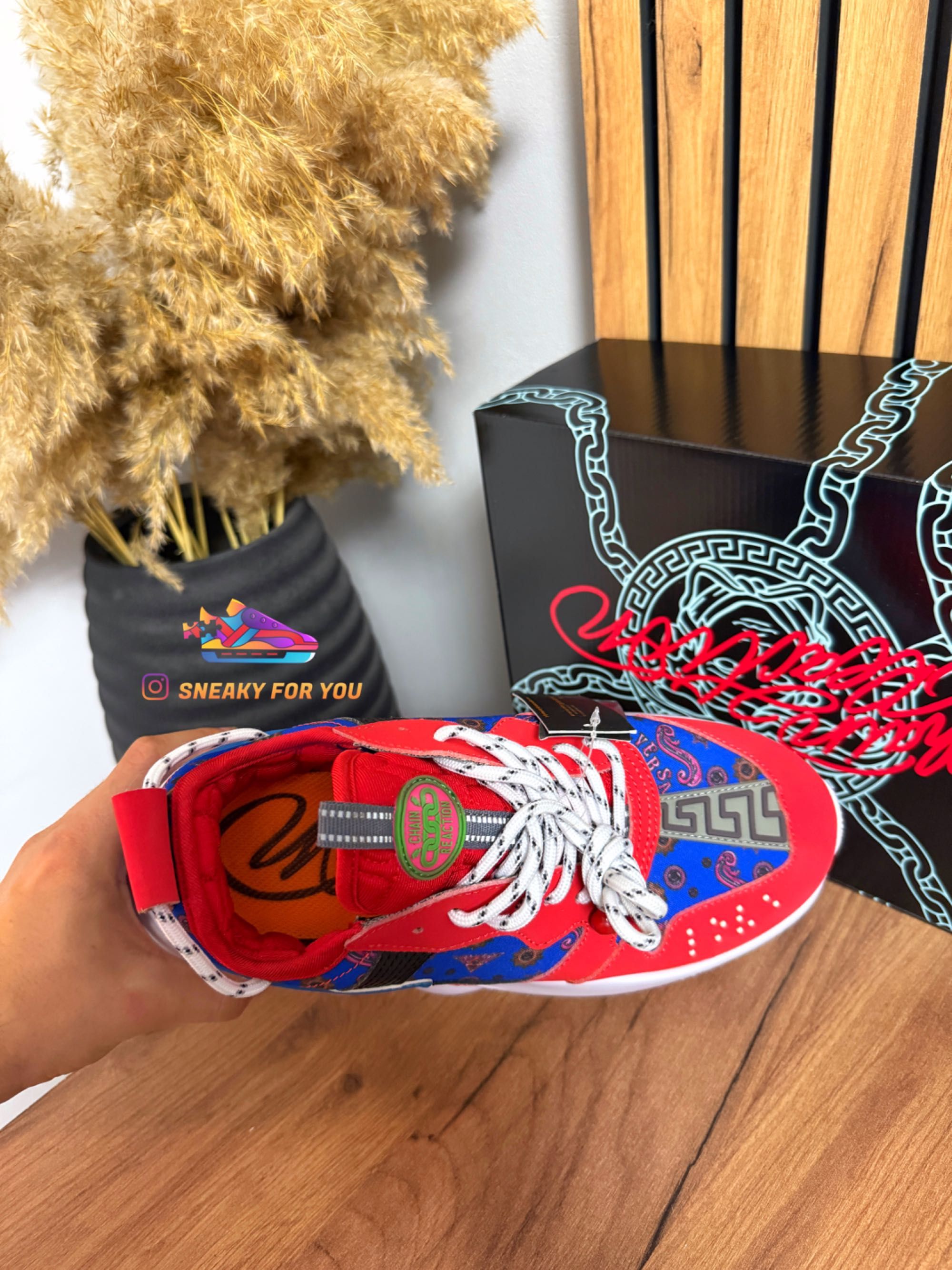 39-44 Versace Chain Reaction Red Blue