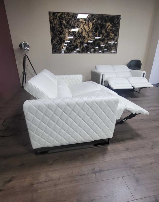 Бял кожен комплект дивани тройка и двойка с релакс механизъм